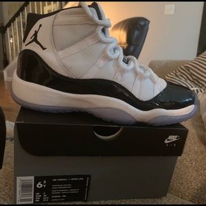 Jordan Shoes - Jordan’s concord 11’s size 6.5 Jordan Shoes - Jordan’s concord 11’s size 6.5